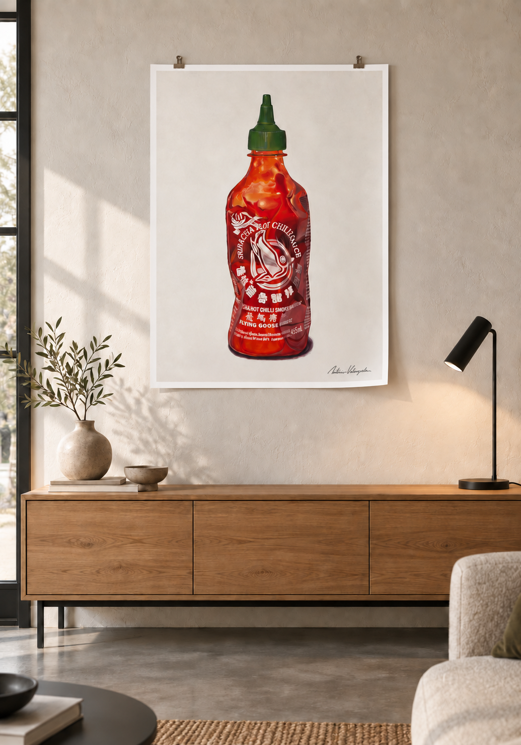 Sriracha — lámina en papel, mockup de ambientación